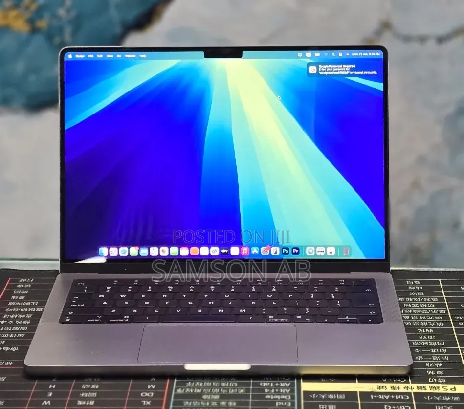 New Laptop Apple MacBook Pro 2020 M1 32GB Apple M1 Pro SSD 1T