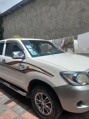 Toyota Hilux 2006 White