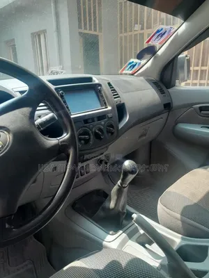 Toyota Hilux 2006 White