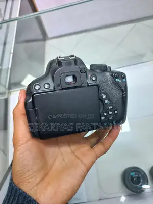 Canon 700d Camera N