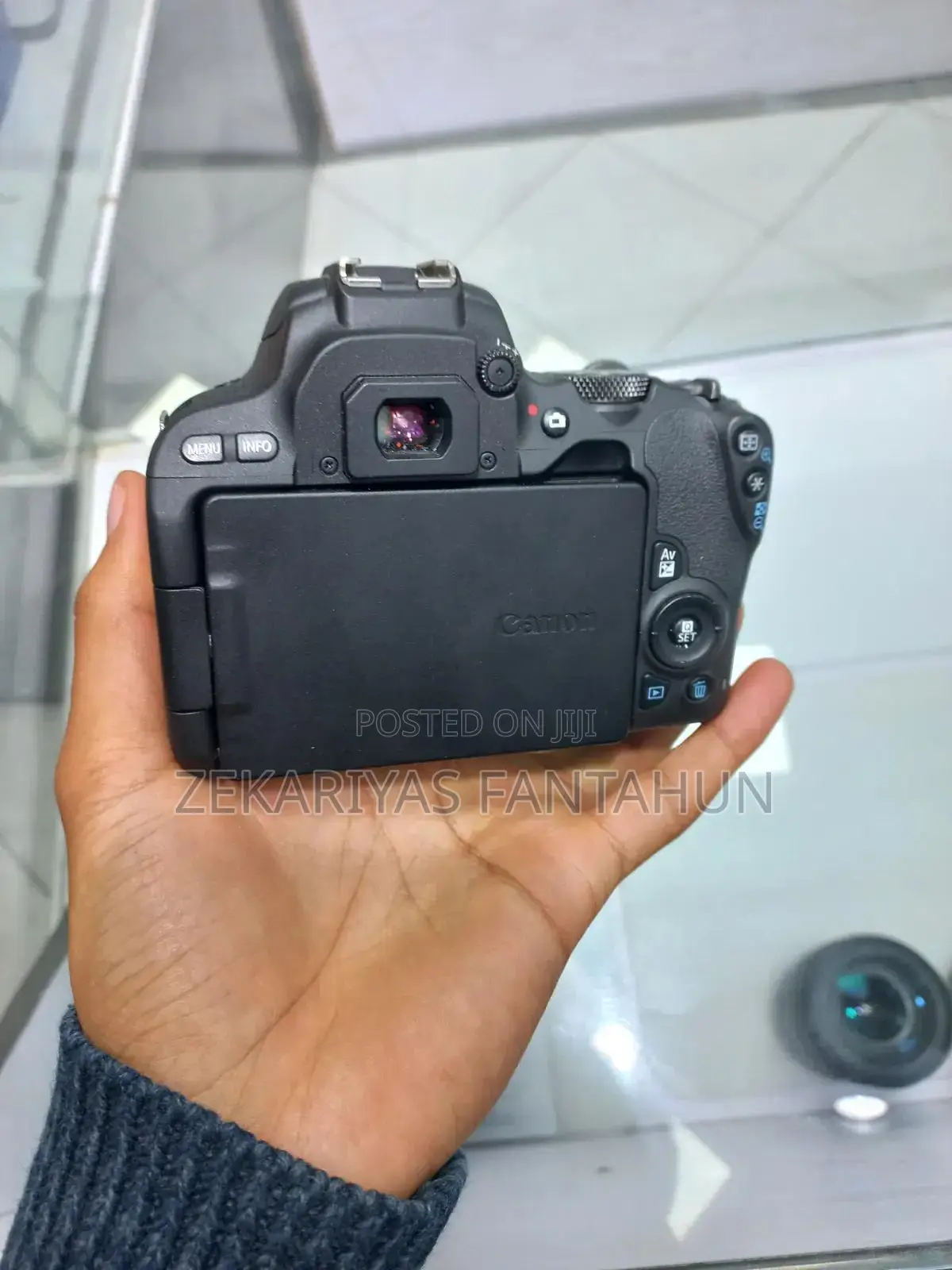 Canon 200d Camera N