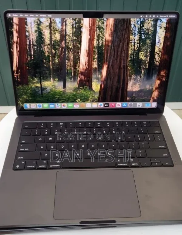 New Laptop Apple MacBook Pro 18GB Apple M3 Pro SSD 512GB
