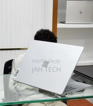 New Laptop Microsoft Surface 16GB Intel Core i7 SSD 256GB