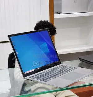 New Laptop Microsoft Surface 16GB Intel Core i7 SSD 256GB