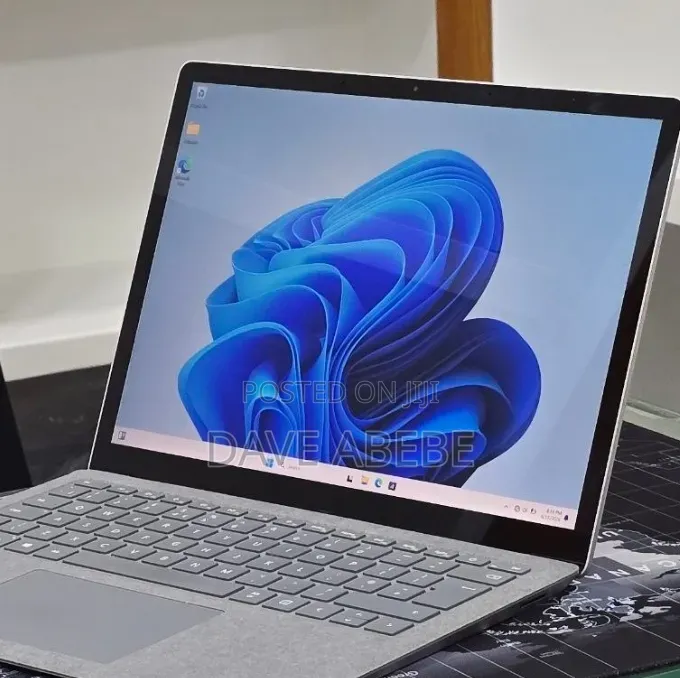 New Laptop Microsoft Surface Laptop 4 16GB Intel Core i5 SSD 512GB