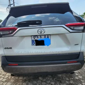 Toyota RAV4 2021 White