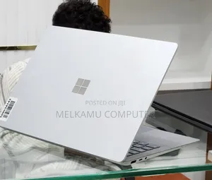 New Laptop Microsoft Surface 16GB Intel Core i5 SSD 256GB