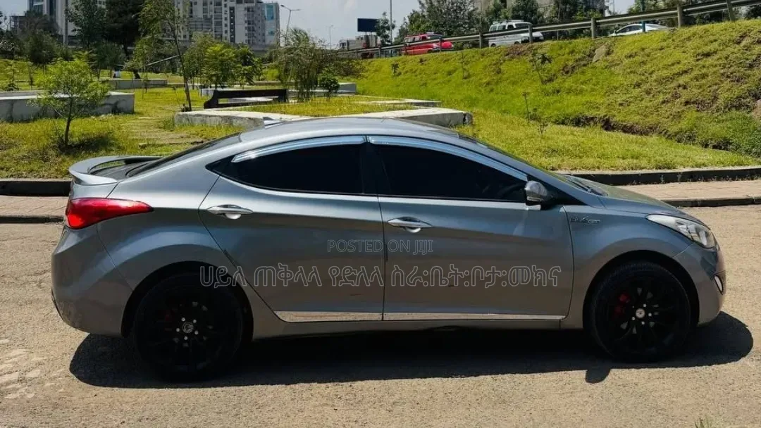 Hyundai Avante 2013 Gray