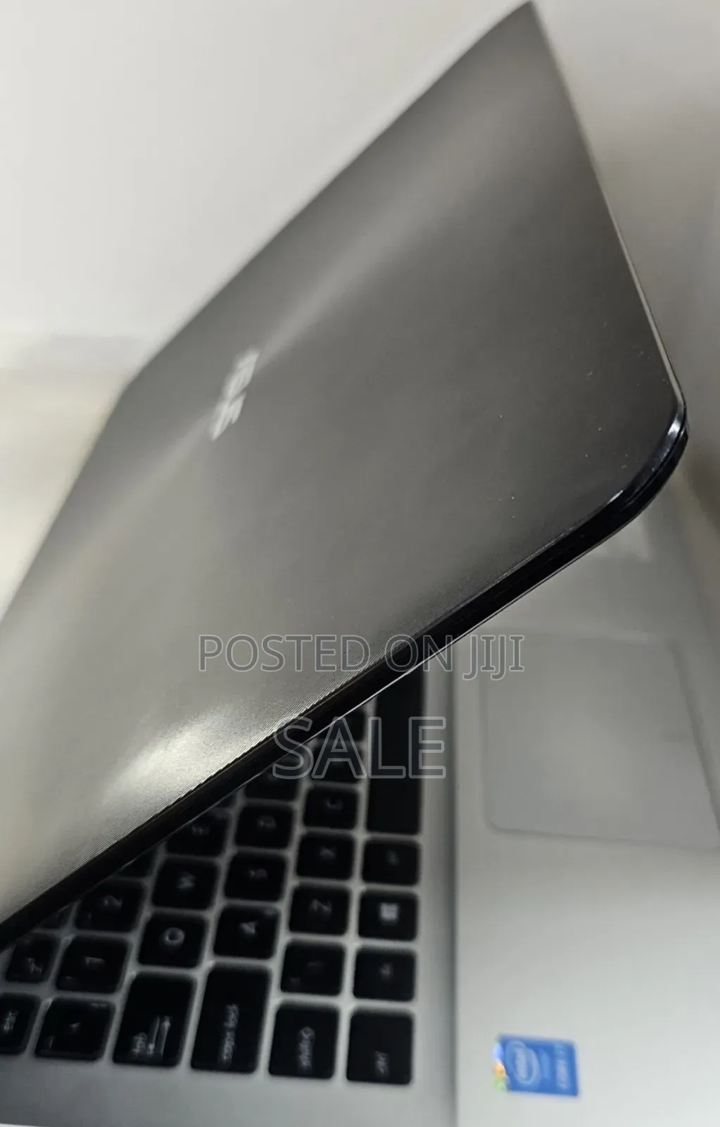 New Laptop Asus 1015E 8GB Intel Core 7 HDD 750GB