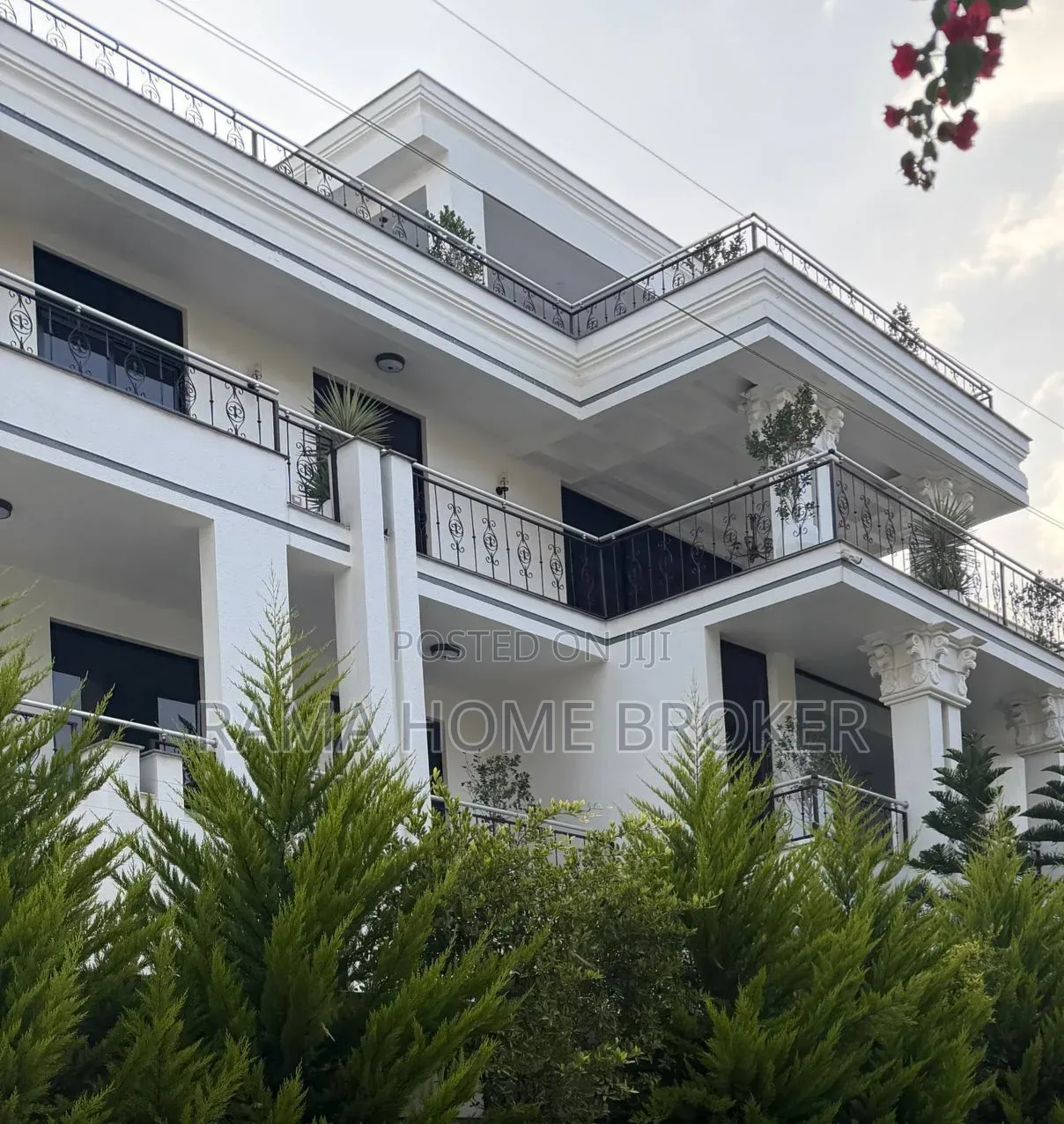 Furnished 7bdrm House in አያት አካባቢ ዘመናዊ ቤት, Yeka for sale
