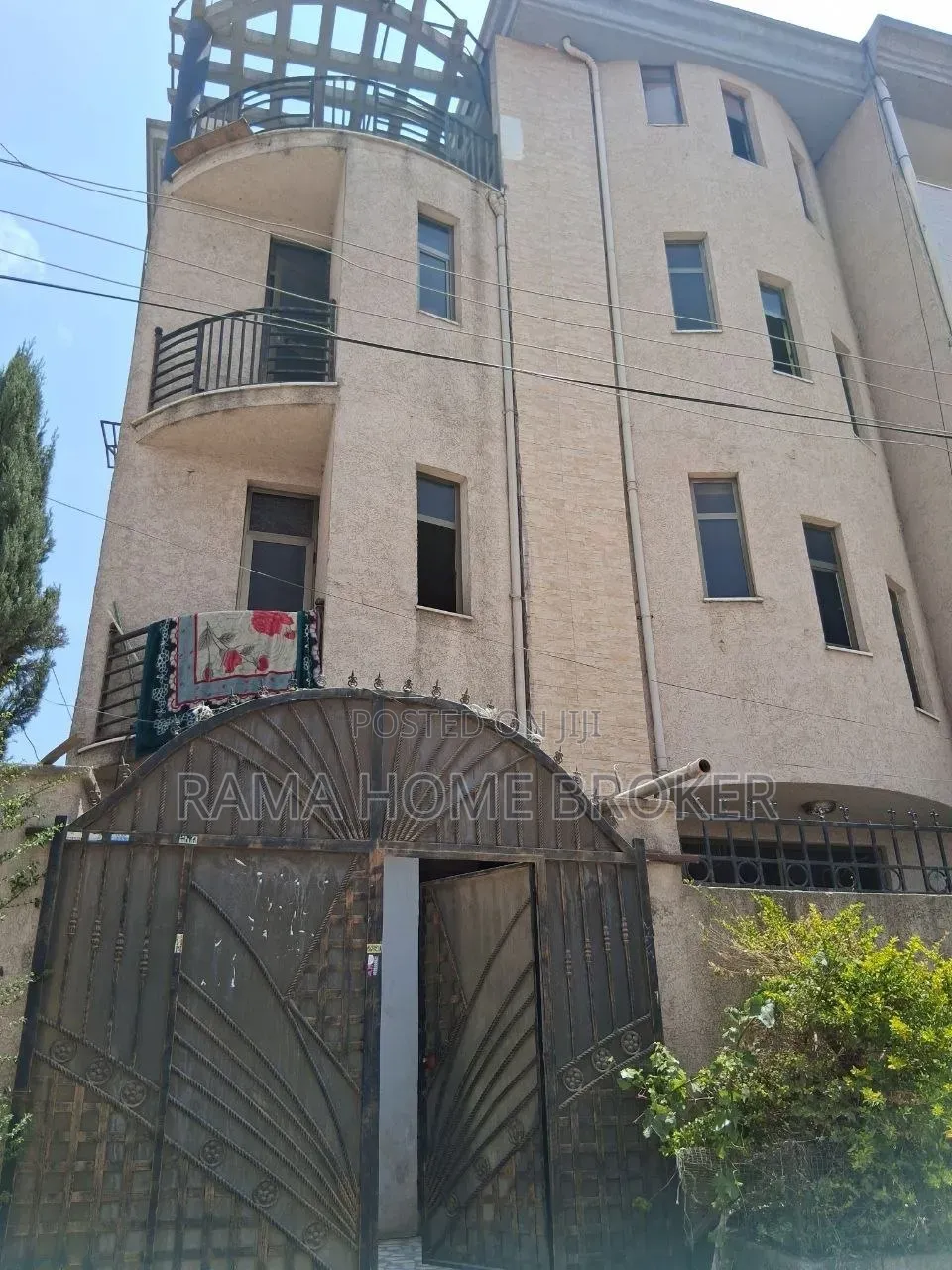 Furnished 7bdrm Townhouse/Terrace in በሰሚት 72 አካባቢ, Yeka for sale