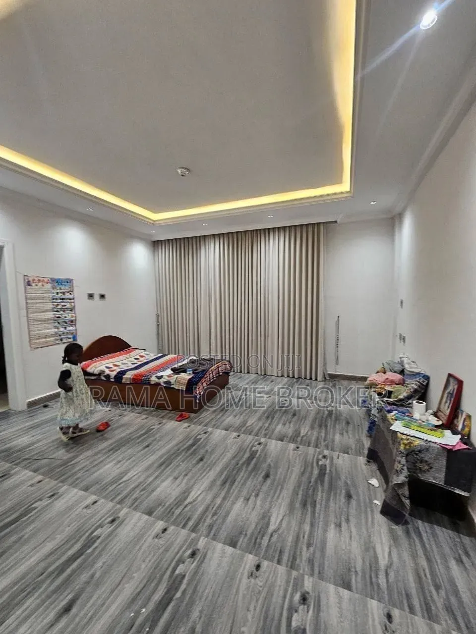 Furnished 8bdrm Townhouse/Terrace in ሰሚት አካባቢ, Yeka for sale