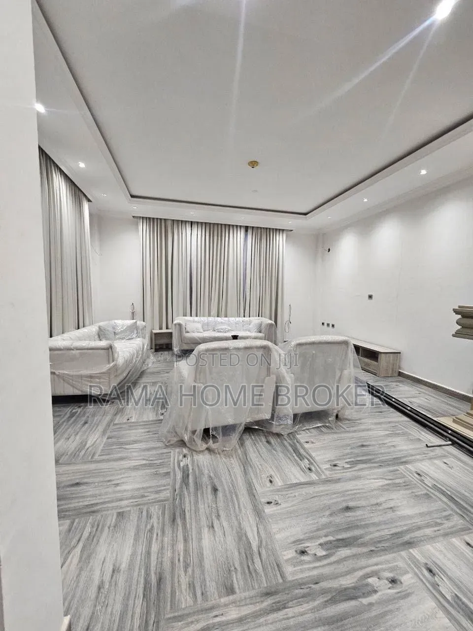 Furnished 8bdrm Townhouse/Terrace in ሰሚት አካባቢ, Yeka for sale
