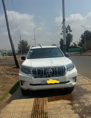Toyota Land Cruiser Prado 2018 White