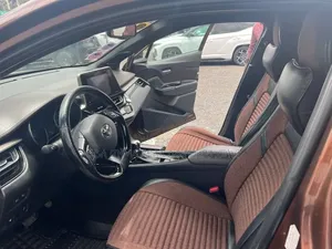 Toyota C-HR 2017 Burgundy