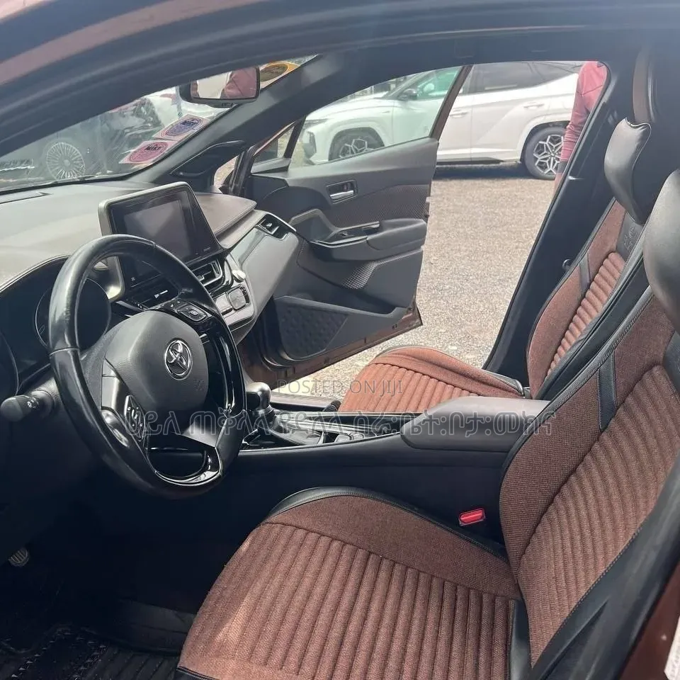Toyota C-HR 2017 Burgundy
