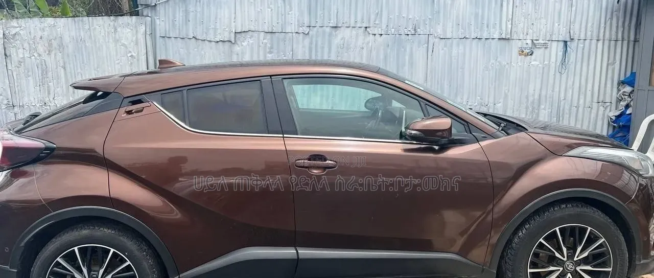 Toyota C-HR 2017 Burgundy