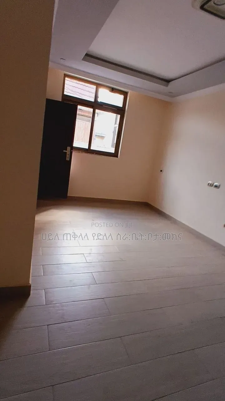 Furnished 6bdrm Townhouse/Terrace in Ayat Zone Inside, Yeka for sale