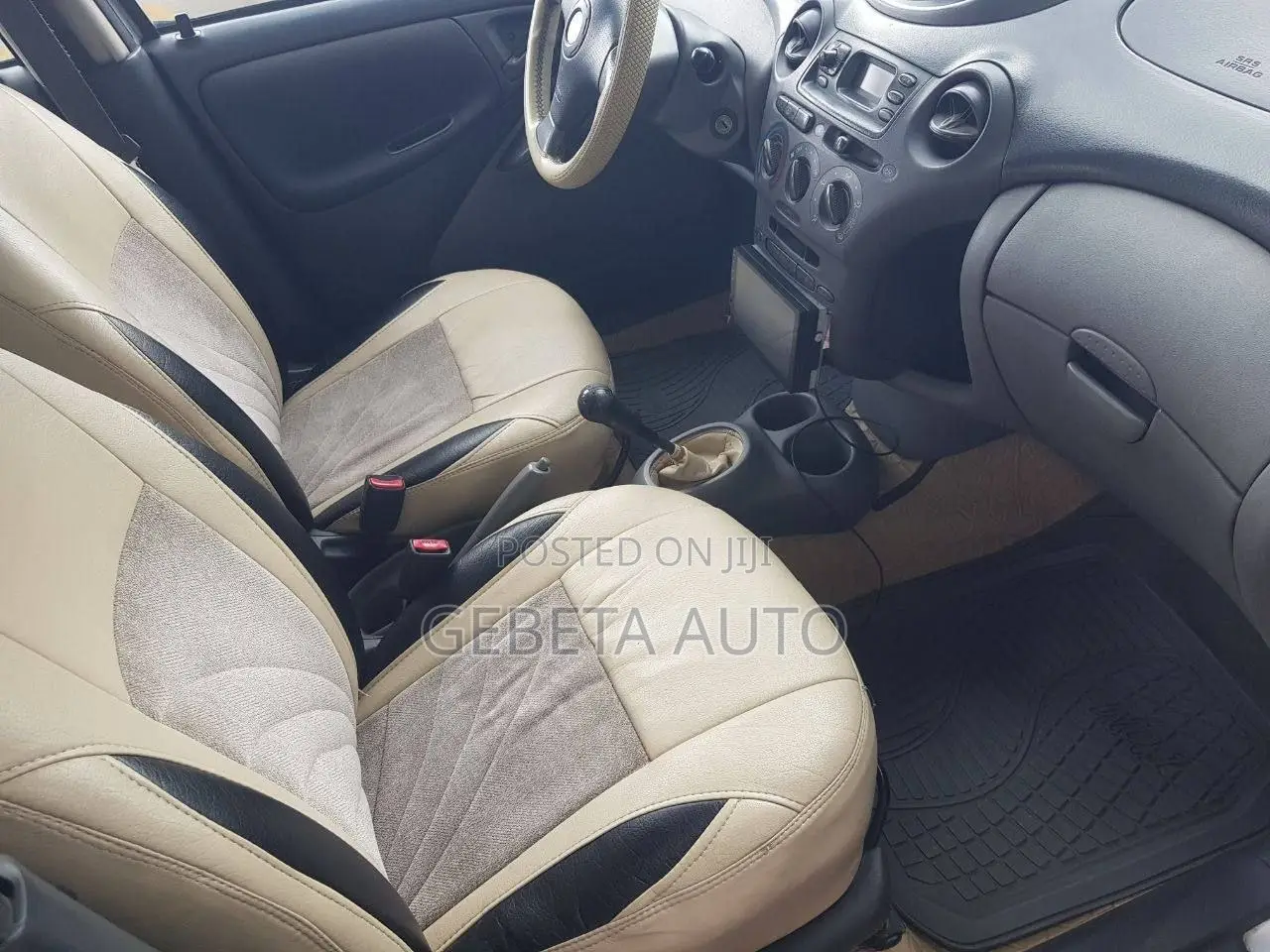 Toyota Vitz 2001 Silver