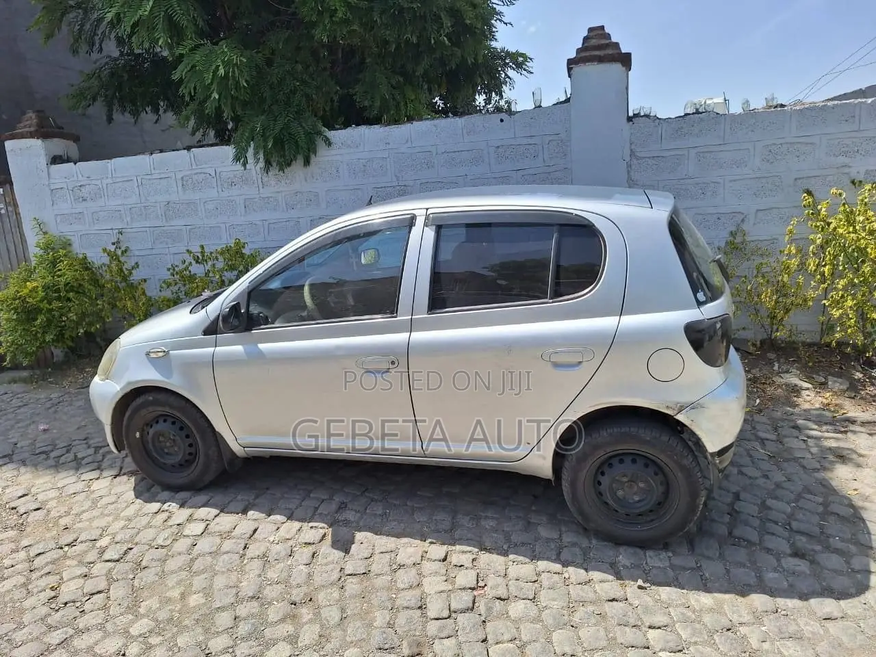 Toyota Vitz 2001 Silver