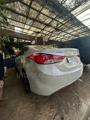 Hyundai Elantra 2013