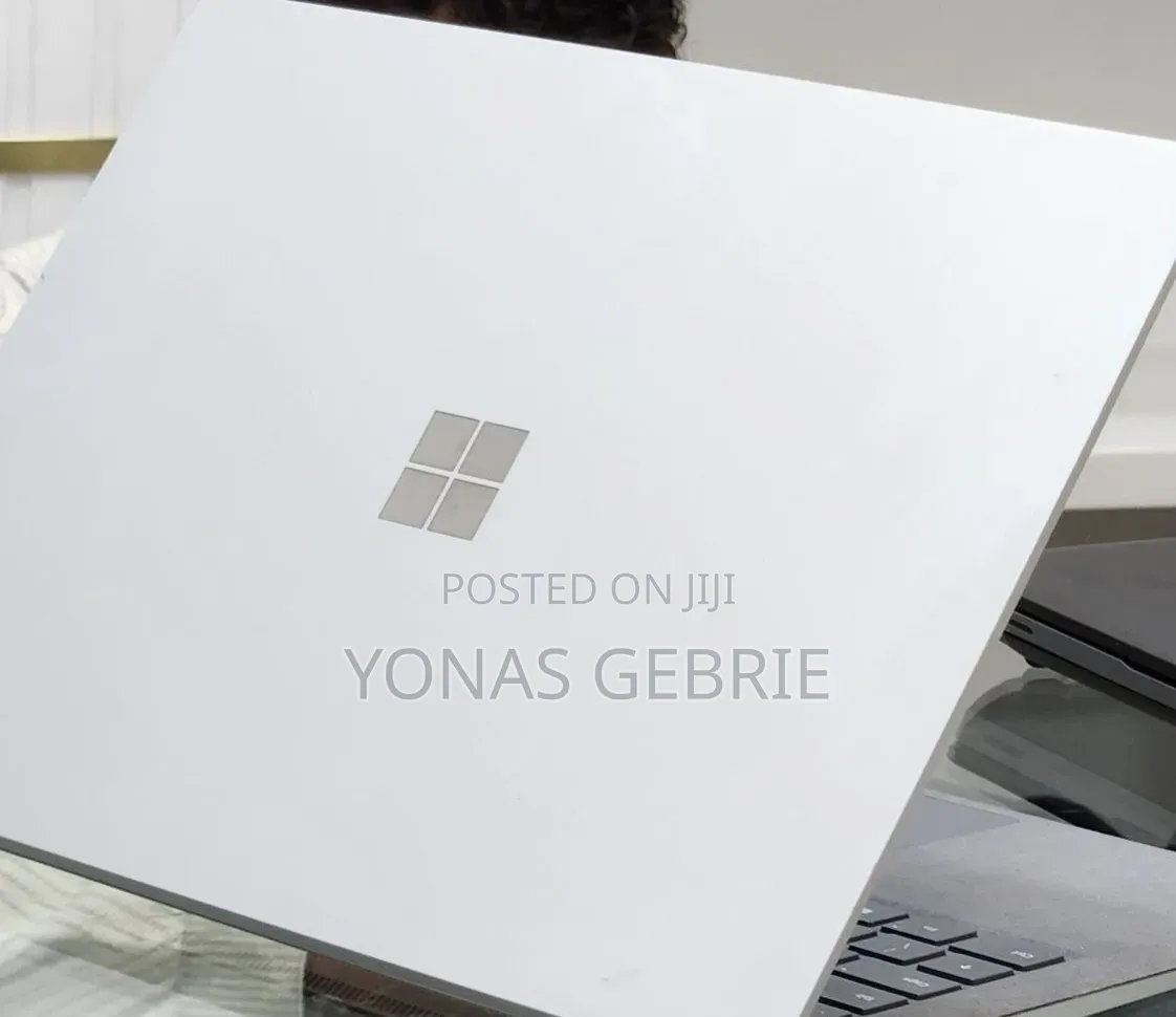 New Laptop Microsoft Surface 16GB Intel Core i7 SSD 256GB