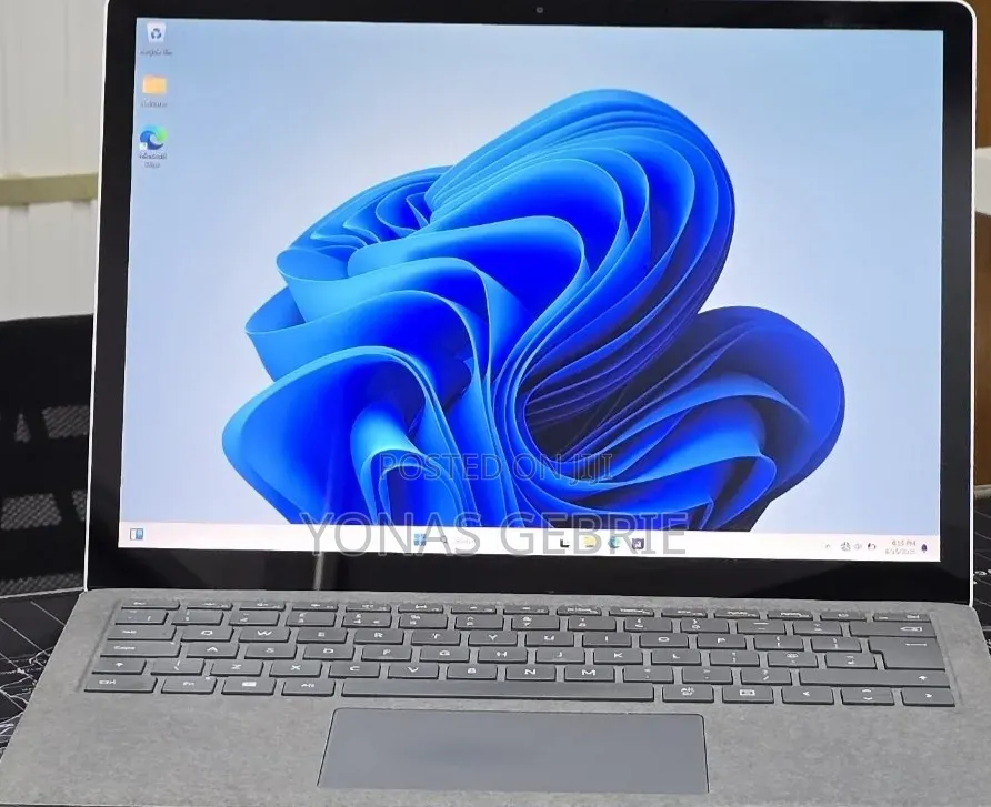 New Laptop Microsoft Surface 16GB Intel Core i5 SSD 512GB
