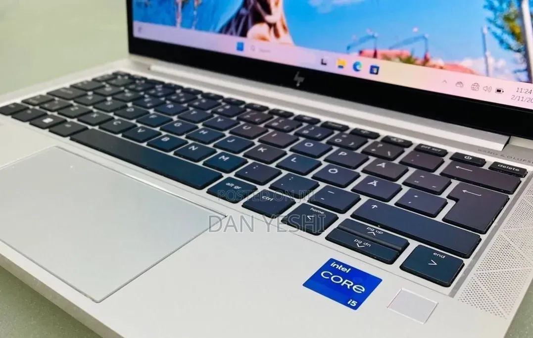 New Laptop HP EliteBook 830 G8 16GB Intel Core i5 SSD 512GB