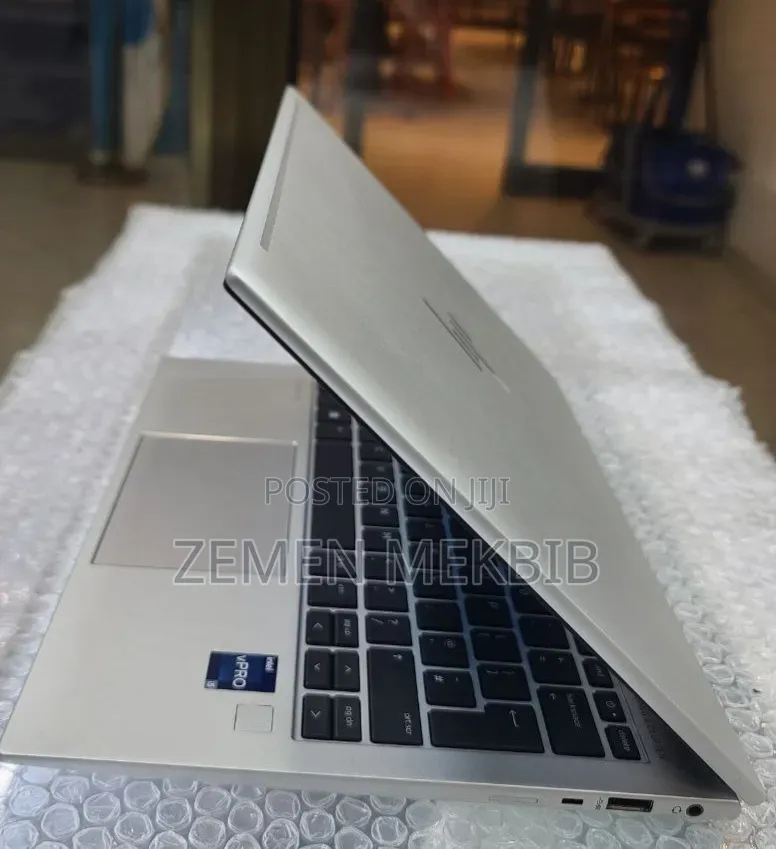 New Laptop HP EliteBook 840 G9 16GB Intel Core i5 SSD 512GB