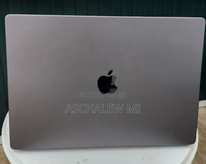 New Laptop Apple MacBook Pro 2021 M1 16GB Apple M1 Pro SSD 1T