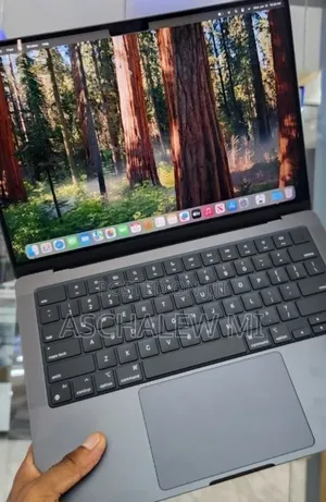 New Laptop Apple MacBook Pro 2023 M3 Pro 18GB Apple M3 Pro SSD 512GB