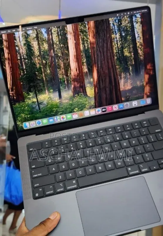 New Laptop Apple MacBook Pro 2023 M3 Pro 18GB Apple M3 Pro SSD 512GB