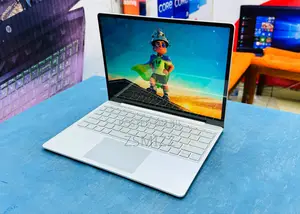 New Laptop Microsoft Surface 8GB Intel Core i5 SSD 256GB