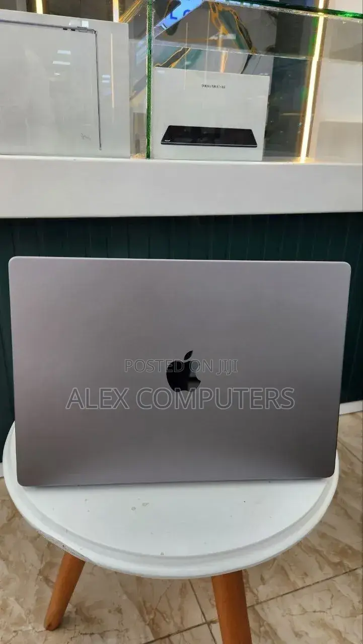 New Laptop Apple MacBook 16GB Apple M1 Pro SSD 1T