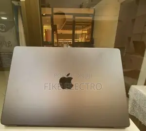 New Laptop Apple MacBook Pro 2025 M5 16GB Apple M5 Pro SSD 512GB