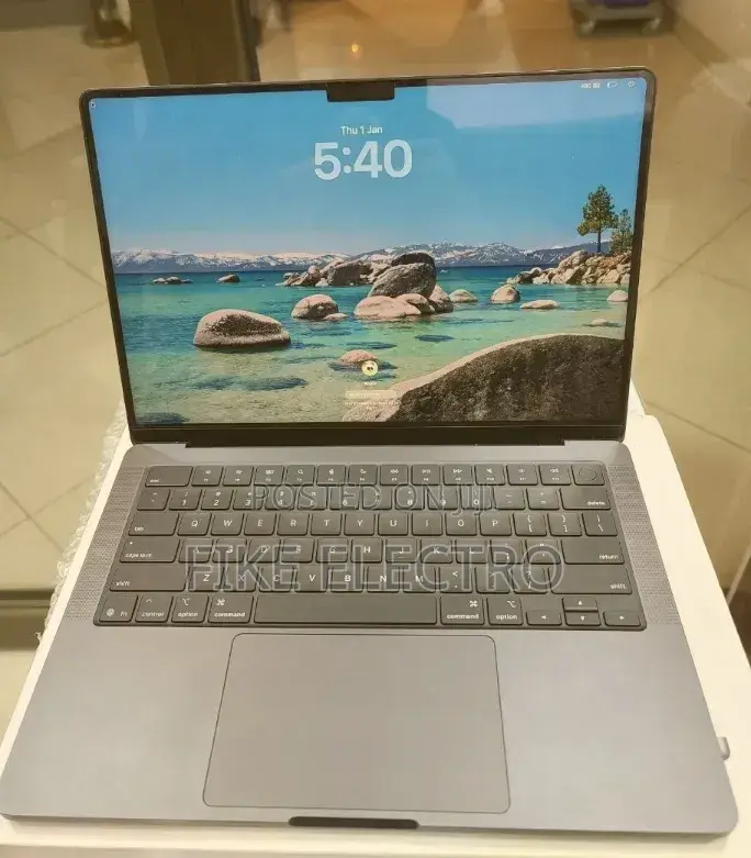New Laptop Apple MacBook Pro 2025 M5 16GB Apple M5 Pro SSD 512GB