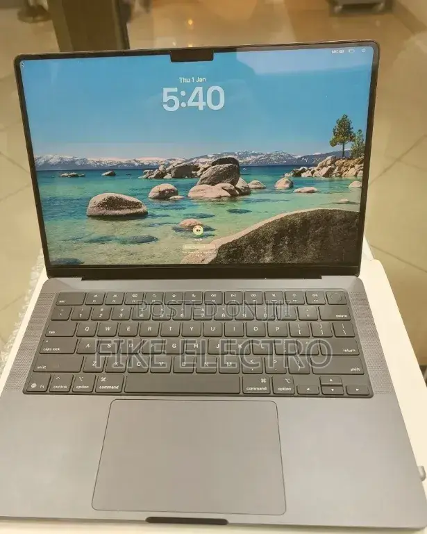 New Laptop Apple MacBook Pro 2025 M5 16GB Apple M5 Pro SSD 512GB
