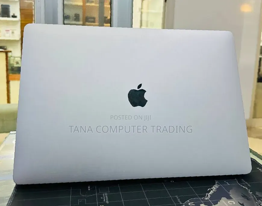 New Laptop Apple MacBook Pro 2019 32GB Intel Core i9 SSD 512GB