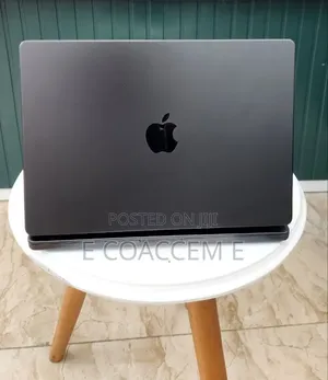 New Laptop Apple MacBook 18GB Apple M3 SSD 512GB
