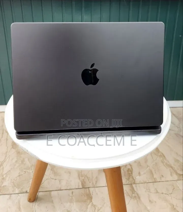 New Laptop Apple MacBook 18GB Apple M3 SSD 512GB