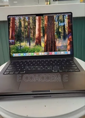 New Laptop Apple MacBook 18GB Apple M3 SSD 512GB
