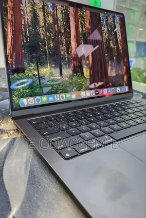 New Laptop Apple MacBook 18GB Apple M3 SSD 512GB