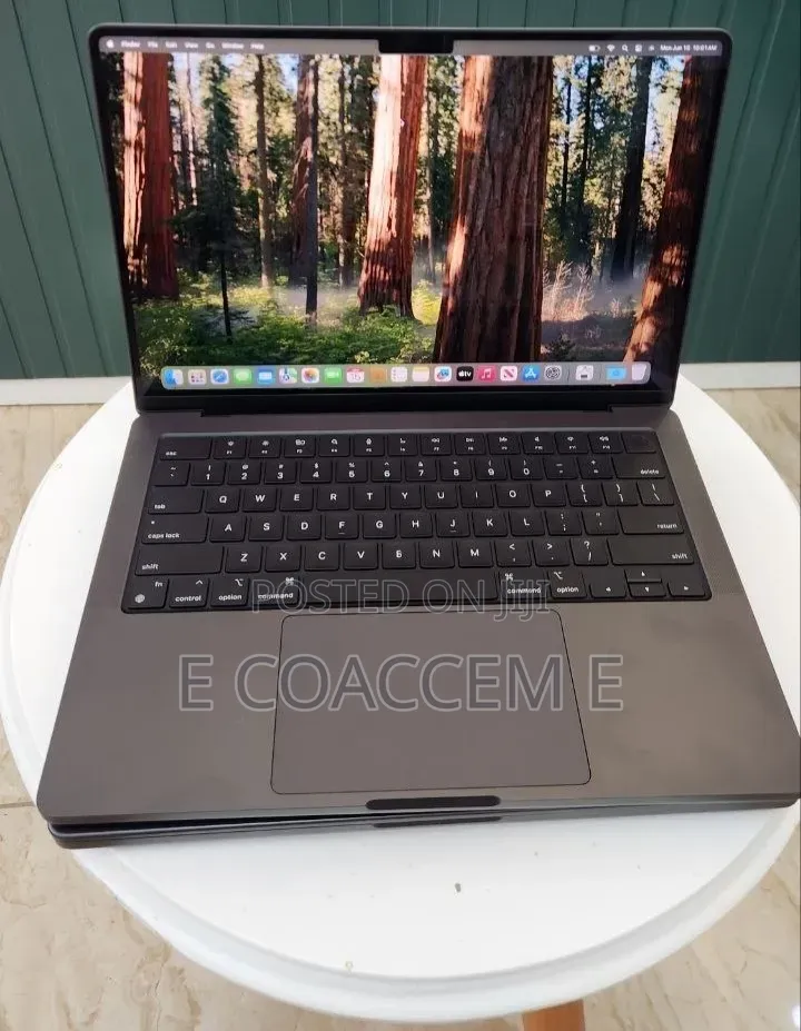 New Laptop Apple MacBook 18GB Apple M3 SSD 512GB