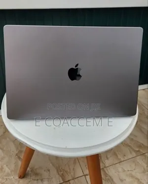 New Laptop Apple MacBook 16GB SSD 1T