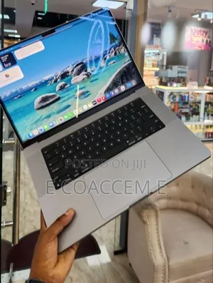 New Laptop Apple MacBook 16GB SSD 1T