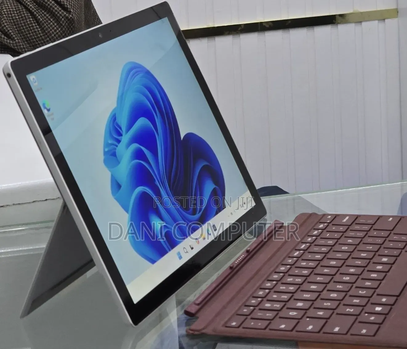 New Laptop Microsoft Surface Pro 6 8GB Intel Core i5 SSD 128GB