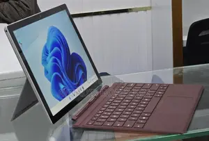 New Laptop Microsoft Surface 8GB Intel Core i5 SSD 128GB