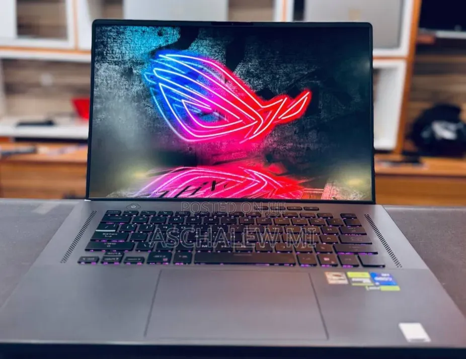 New Laptop Asus ROG Zephyrus G16 16GB Intel Core i9 SSD 1T