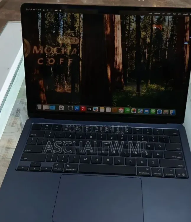 New Laptop Apple MacBook Air 2025 M4 16GB Apple M4 SSD 256GB