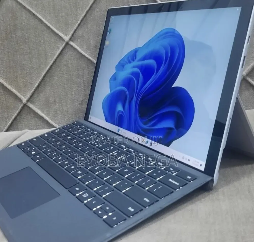 New Laptop Microsoft Surface 16GB Intel Core i7 SSD 512GB